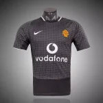 Vintage Football Shirts​​: Man United 2005 Black Retro Jersey